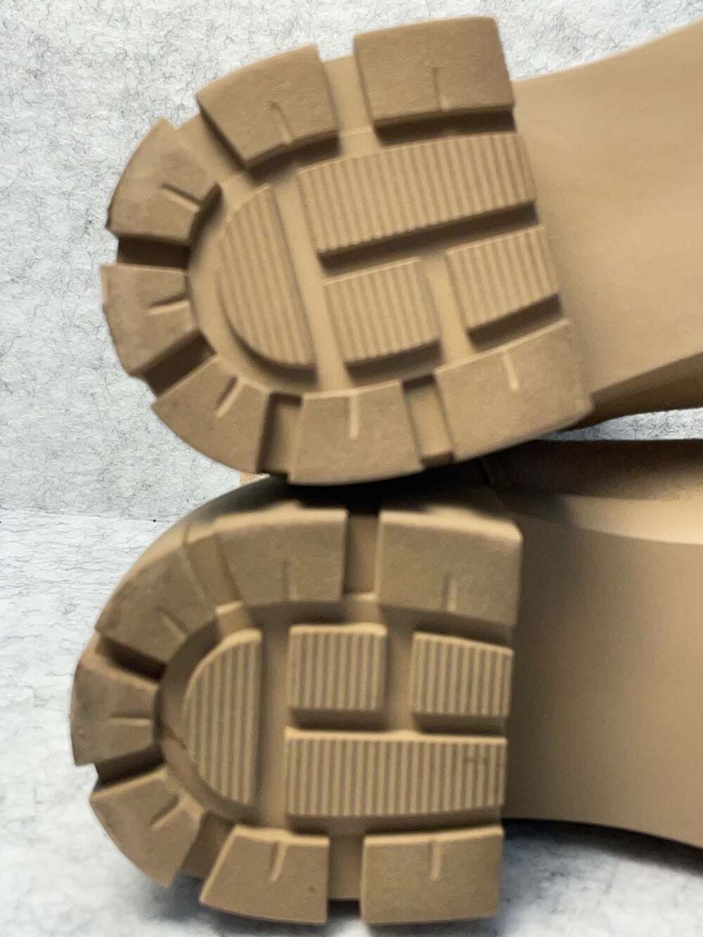 Size 7.5 Steve Madden Tan Suede Lug Sole Chelsea Ankle Boots - Picture 7 of 12